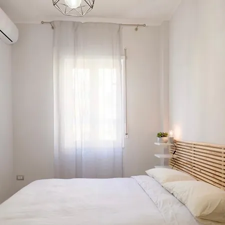 Gloria's - Vomero Apartment